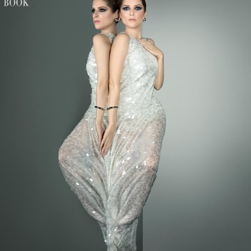 Anna Kendrick - Magazine and Candid Collection in rdt_20241019_1626535356118917482442649.jpg - hidden celebrity photo