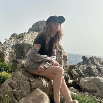 Anna Kendrick - Magazine and Candid Collection in annakrocks_3448410090343353349.jpg - hidden celebrity photo