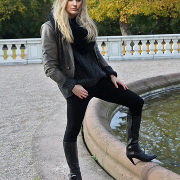 Saskia Feuerstein — Boots (10) – Boots photo