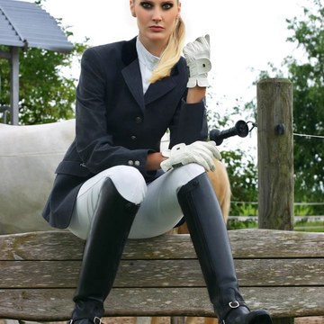 Saskia Feuerstein — Boots (12) – Boots photo