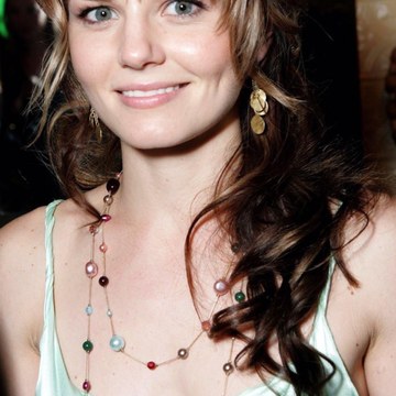 Jennifer Morrison - TV Series and Candid Shoots Collection in screenshot_2023 09 30 20 25 56 44_1c337646f29875672b5a61192b9010f9.jpg - hidden celebrity photo