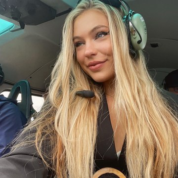 Jutta Leerdam (12) – Jutta Leerdam — speed skating and public appearances photo