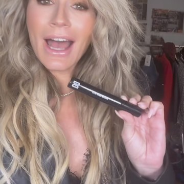 Nikkie Plessen - Fashion and Celebrity Shoots Collection in screenshot_2023 11 03 20 17 00 19_1c337646f29875672b5a61192b9010f9.jpg.jpg - hidden celebrity photo