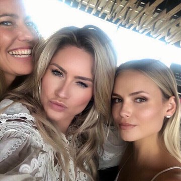 Nikkie Plessen - Fashion and Celebrity Shoots Collection in nikkie_official_71017555_174544260262927_4920948912658002581_n.jpg.jpg - hidden celebrity photo