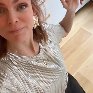 Tamara Brinkman - Rare Event and Candid Collection in screenshot_2023 12 27 17 56 24 03_1c337646f29875672b5a61192b9010f9.jpg - hidden celebrity photo