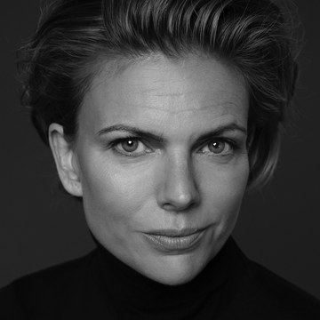 Tamara Brinkman - Rare Event and Candid Collection in large_6556ace65c404 6556acf5915fb portrait.png - hidden celebrity photo