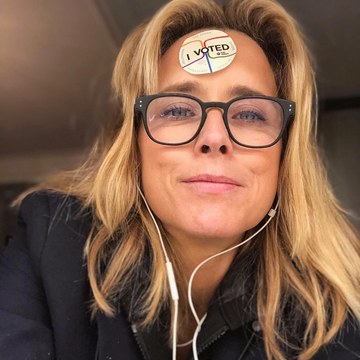 Tea Leoni - Fan and Sequential Collection in tealeoni_fan_3045801612393236672_3957940347.jpg - hidden celebrity photo